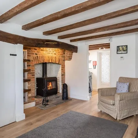 Quaint In The Heart Of North Yorkshire Village - Pet Friendly Free Holiday home