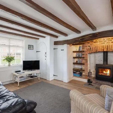 Quaint In The Heart Of North Yorkshire Village - Pet Friendly Free