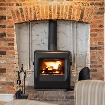 Quaint In The Heart Of North Yorkshire Village - Pet Friendly Free