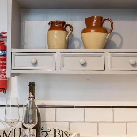 Quaint In The Heart Of North Yorkshire Village - Pet Friendly Free * Stillington