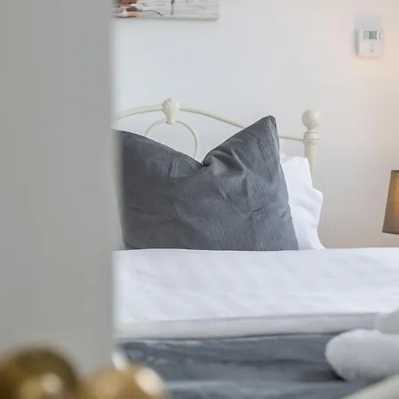 Quaint In The Heart Of North Yorkshire Village - Pet Friendly Free * Stillington