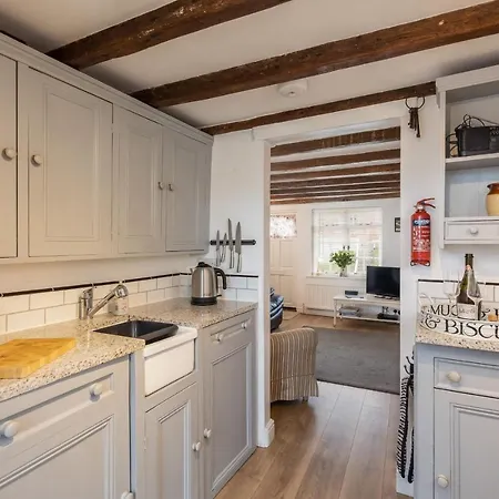 Quaint In The Heart Of North Yorkshire Village - Pet Friendly Free