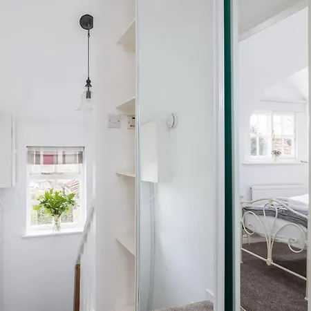 Quaint In The Heart Of North Yorkshire Village - Pet Friendly Free *
