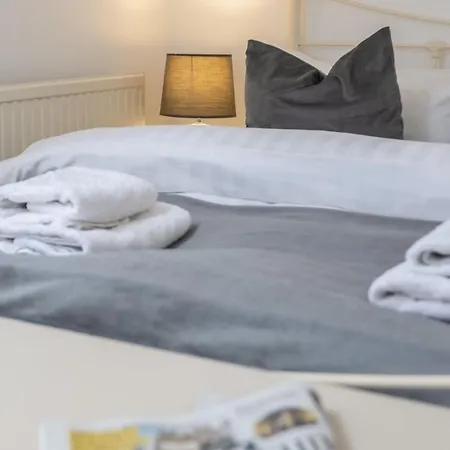 Quaint In The Heart Of North Yorkshire Village - Pet Friendly Free Holiday home Stillington