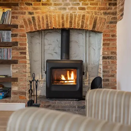 Quaint In The Heart Of North Yorkshire Village - Pet Friendly Free Casa vacanze Stillington