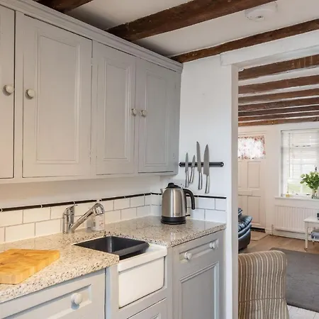 Quaint In The Heart Of North Yorkshire Village - Pet Friendly Free