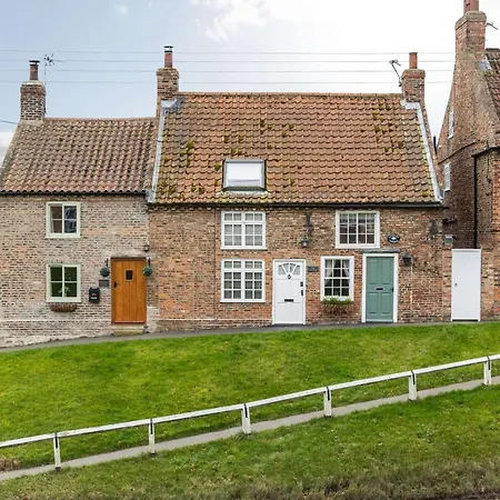 Quaint In The Heart Of North Yorkshire Village - Pet Friendly Free Casa vacanze Stillington