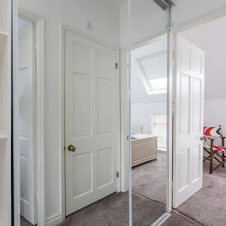 Quaint In The Heart Of North Yorkshire Village - Pet Friendly Free Casa vacanze Stillington